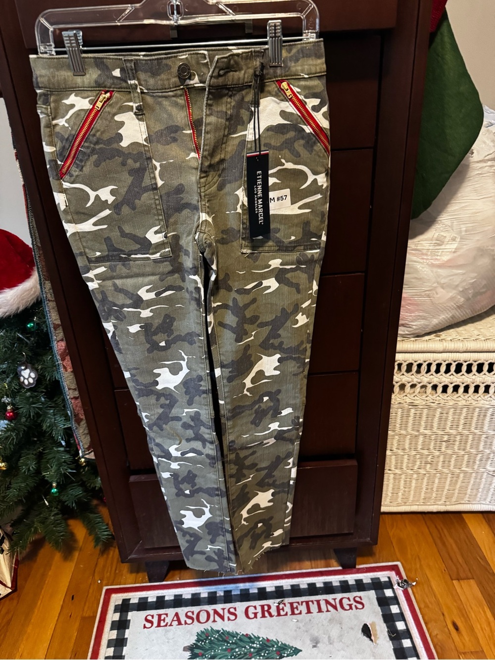 Etienne Marcel Women’s Skinny Camo Jeans with Red Zip Accents 27